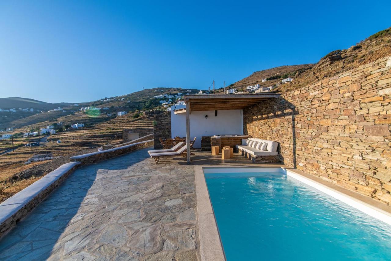 Villav Triandáros